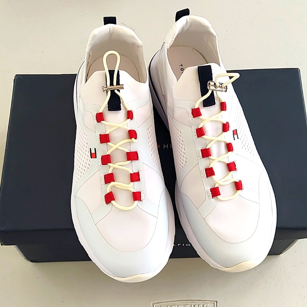Tommy Hilfiger women's sneakers-NEW